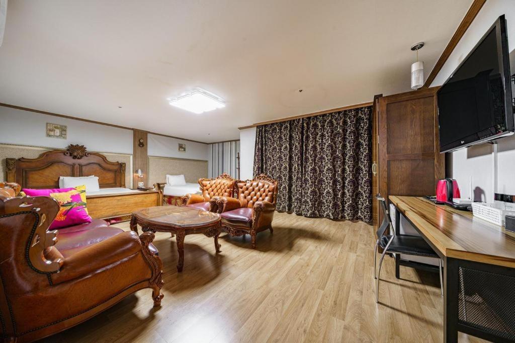Hotel Olympic Changwon Ngoại thất bức ảnh