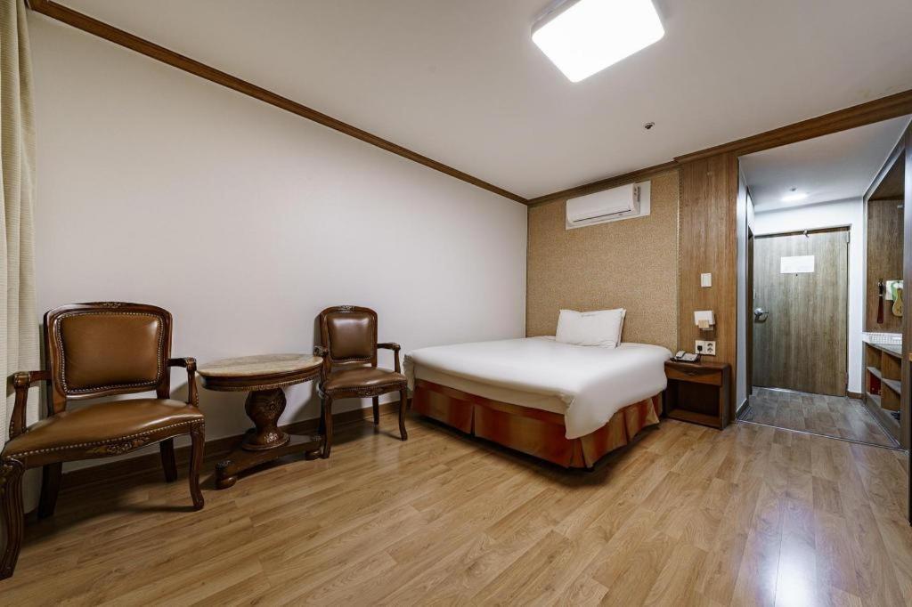 Hotel Olympic Changwon Ngoại thất bức ảnh